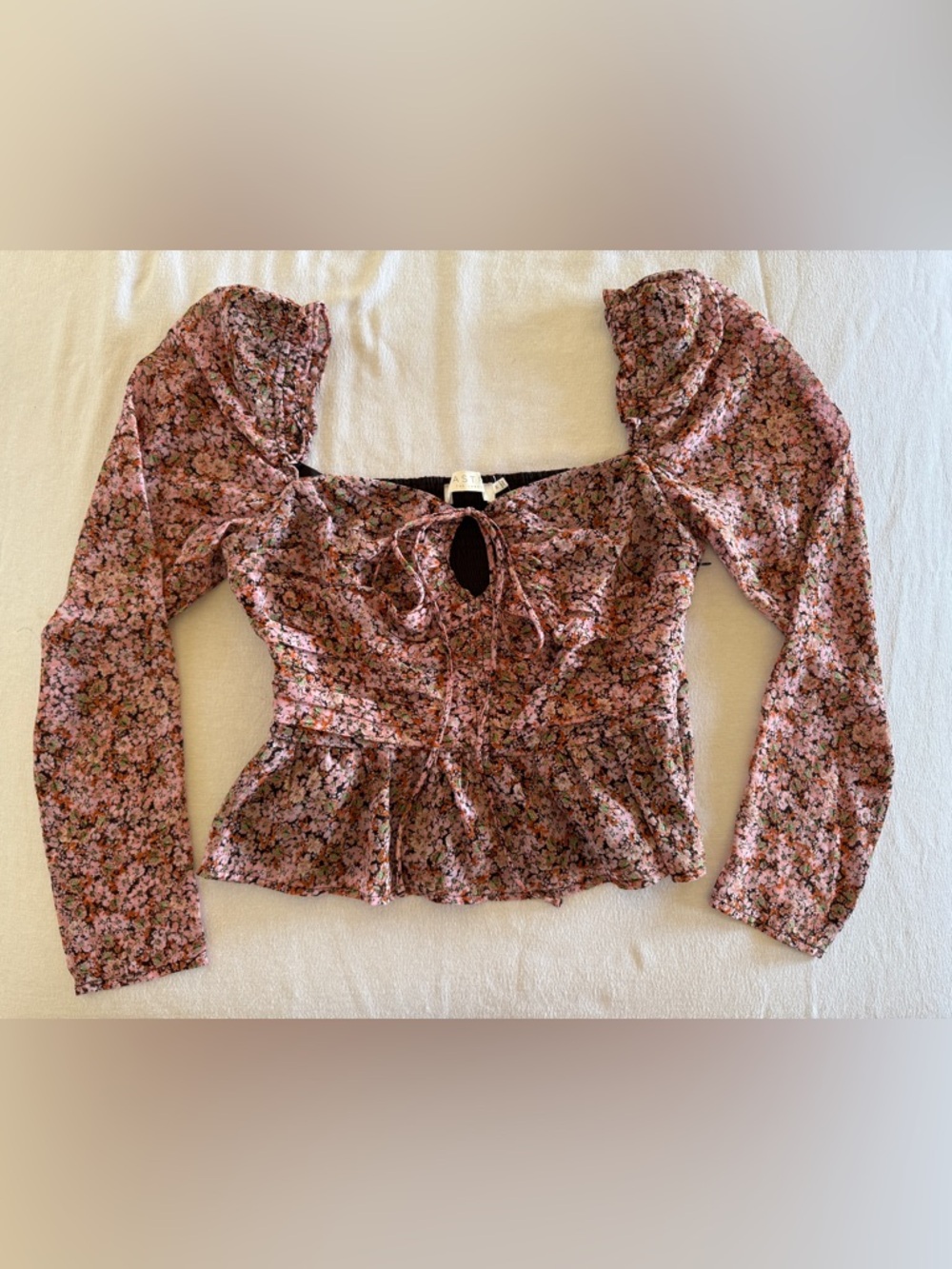 ASTR The Label Pink Floral Puff Sleeve Peplum Top Womens Medium - Picture 2 of 7